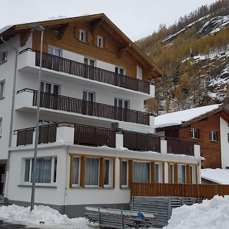 Апартаменты Haus Astoria Саас-Грунд Экстерьер фото
